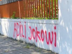 Tulisan Adili Jokowi Curahan Ekspresi Bukan Vandalisme