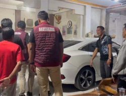 Bareskrim Polri Geledah Rumah Kades Desa Kohod Arsin, Ada Mobil Civic Mewah Terpakir di Halaman