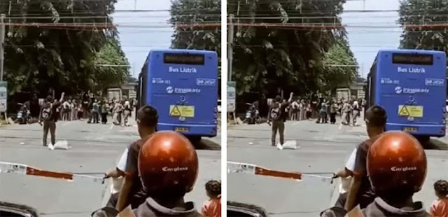 Detik-detik Mencekam Bus Listrik Transjakarta Berhenti di Rel Kereta, Penumpang Panik Berhamburan