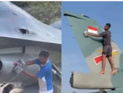 Bule Auto Bingung, Pesawat Tempur F16 TNI AU Dicuci Manual