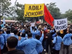 Puncak Demo #IndonesiaGelap, Mahasiswa Tetap Tuntut Pemerintah Adili Jokowi