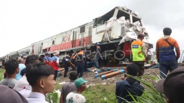 Kronologi Lengkap Kecelakaan Kereta Api Vs Truk di Kediri