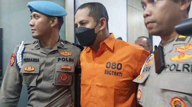 Motif Eks Kapolres Ngada Cabuli Bocah Diselidiki, 8 Video Asusila dan Baju Korban jadi Barang Bukti