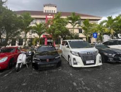 Mobil Mewah Ford Mustang hingga Alphard Milik Direktur Persiba Balikpapan Catur Adi Disita Polisi