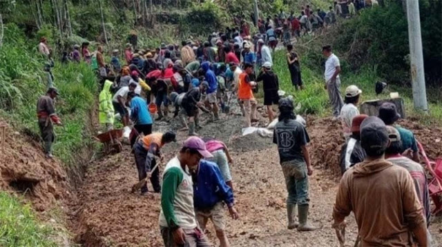 15 Tahun Diabaikan, Warga Tana Toraja Patungan Perbaiki Jalan Rusak: Pemerintah ke Mana?