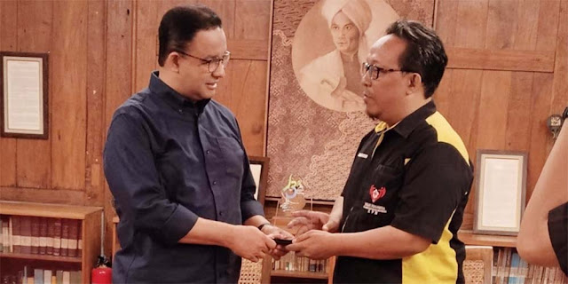 Anies Raih Penghargaan Tokoh Peduli Kesehatan Warga