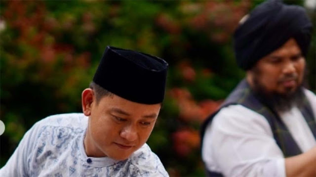 Cara Ustaz Derry Sulaiman Mualafkan Bobon Santono Tuai Kritik: Kayak Dijebak