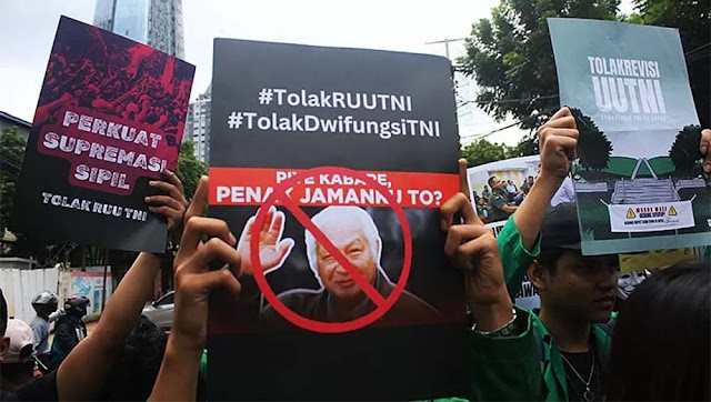 RUU TNI Baru Saja Kemarin Disahkan, Hari Ini Mahasiswa UI Ajukan Gugatan ke MK