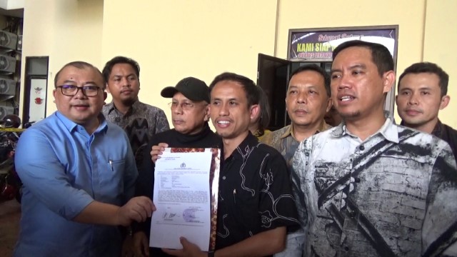 BREAKING NEWS! Relawan Pemuda Laporkan 4 Orang Soal Tudingan Ijazah Palsu Jokowi: Ada Roy Suryo hingga Dokter Tifa