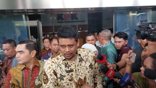 Di KPK, Bobby Mantu Jokowi Bungkam Soal Kasus Blok Medan