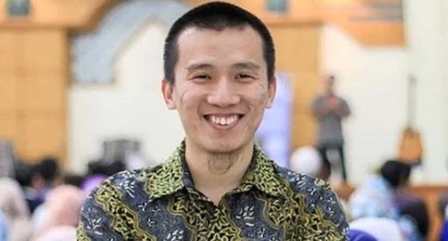 Diduga Sindir Video Gibran Suntik Like, Felix Siauw: Ubur-ubur Ikan Lele, Kapan Mau Hidup Riil di Dunia Nyata Le?