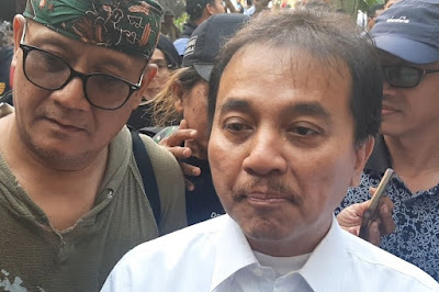 Roy Suryo Sebut Tindakan Jokowi Lucu, Memalukan, dan Tidak Elegan