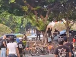 Aksi Demonstrasi Hari Buruh di DPR Disusupi Anarko, Massa Anarkis Lempari Kendaraan