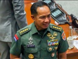 Panglima TNI Tuai Kritik Usai Polemik Mutasi Anak Try Sutrisno