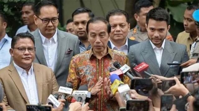 Prabowo Sentil Polemik Ijazah Jokowi, Khawatir Ijazahnya juga Ditanya-tanya