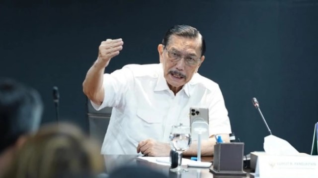 Prabowo Tegur Panglima TNI Karena Mutasi Letjen Kunto? Luhut Blak-Blakan Ungkap Fakta Ini!