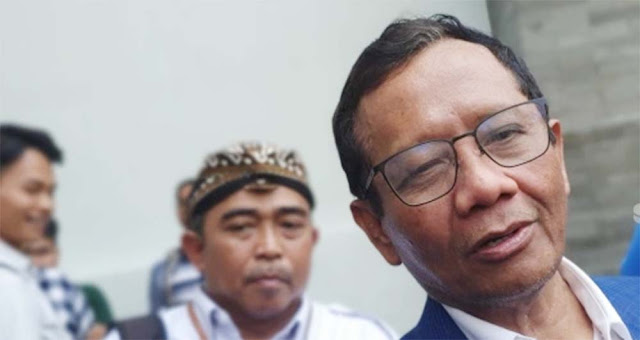 Mahfud MD: Kebijakan Jokowi Sebagai Presiden Tetap Sah Meski Ijazahnya Terbukti Palsu