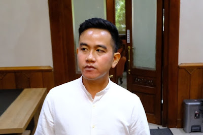 Gibran Tidak Layak Jadi Model Pemimpin Anak Muda