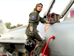 Sosok Ayesha Farooq Pilot Jet Tempur Wanita Pertama Pakistan, Ramai Disebut Tembak Jatuh Jet Rafale India