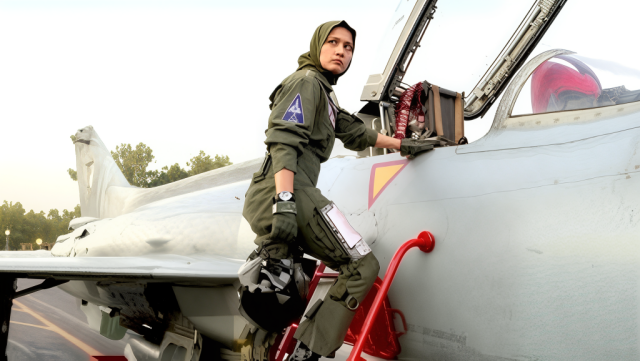 Sosok Ayesha Farooq Pilot Jet Tempur Wanita Pertama Pakistan, Ramai Disebut Tembak Jatuh Jet Rafale India