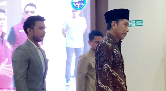 Tiba di Bareskrim Pori Terkait Ijazah Palsu, Jokowi Hanya Lempar Senyum kepada Awak Media
