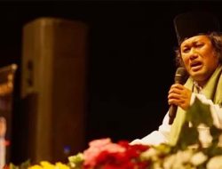 Gus Muwafiq Kritik Penggugat Ijazah UGM Jokowi: Kalian Berani Menggugat Ijazah Prabowo Subianto?