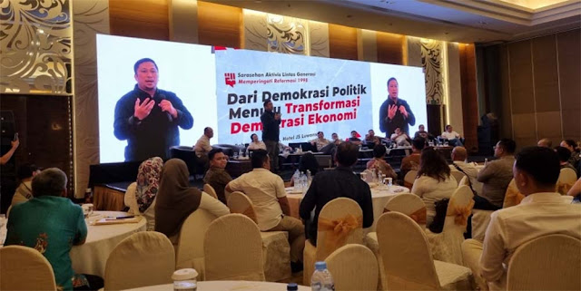 Feri Amsari: Reshuffle Menteri Kroco Jokowi akan Selamatkan Ekonomi RI