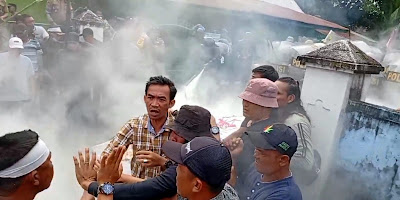 Demo di Bawaslu Bengkulu Selatan Diwarnai Suara Tembakan