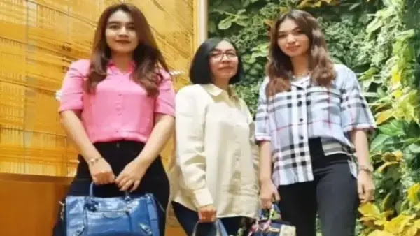 Gibran janjikan 19 juta lapangan kerja, keluarga Selvi Ananda sibuk koleksi Balenciaga, Gucci, Hermes