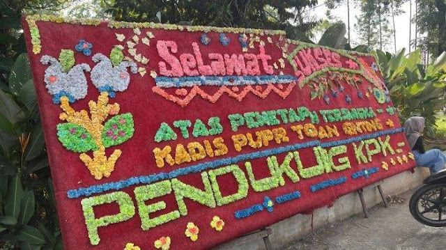 Papan Bunga Terima Kasih KPK Bermunculan Usai Kepala Dinas PUPR Sumut Topan Ginting Jadi Tersangka