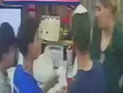 Viral 2 WNA Diduga Hipnotis dan Gondol Uang Kasir Kedai Seafood di Cilandak
