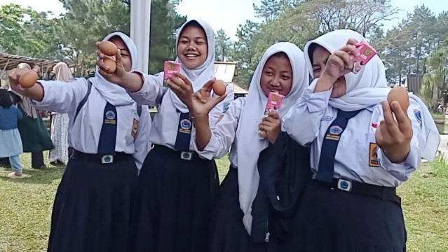 WOW! Anak SMP di Jatim Mendadak Jadi Miliarder, Dapat Rp1,2 M dari Presiden