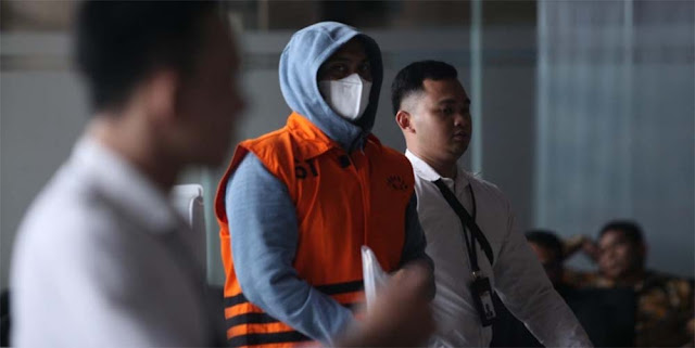 KPK Harus Larang Tahanan Pakai Penutup Wajah