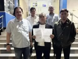 Gandeng Farhat Abas, Paiman Laporkan Roy Suryo Cs Terkait Dugaan Fitnah Pembuatan Ijazah Palsu Jokowi