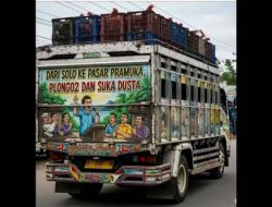 Jokowi jadi Bahan Olok-olok Belakang Truk