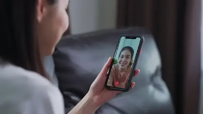 Bisnis Telepon Operator Seluler Tak Diuntungkan, Komdigi Bakal Batasi Panggilan Video Whatsapp