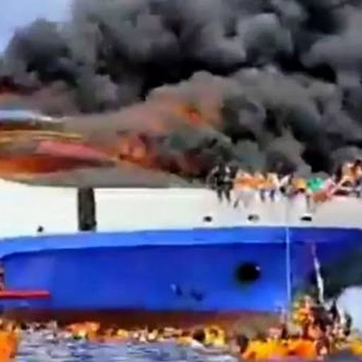 KM Barcelona Terbakar di Perairan Pulau Talise, Penumpang Lompat ke Laut, 4 Tewas!