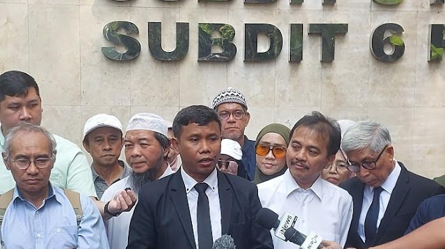 Roy Suryo Cs Sindir Jokowi Tak Hadiri Panggilan Polisi Tapi Datang ke Agenda PSI
