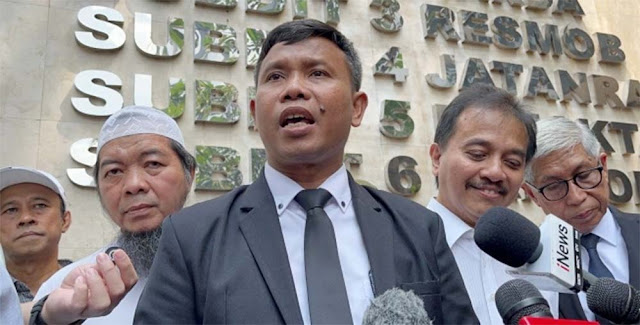 Cium Skenario Ganjil, TPUA Desak Polda Sita Ijazah Jokowi: Kami Khawatir Rumah di Solo Kebakaran