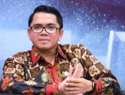 Arteria Dahlan Disebut-sebut Jadi Komisaris Petrokimia Gresik, Apa Benar?
