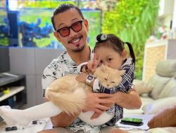 Denny Sumargo Ucap Syahadat, Kini Bebaskan Anak Pilih Keyakinan