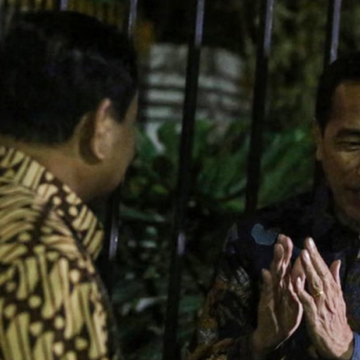 Gempa Bumi Politik di Solo: Kejutan Prabowo Mengampuni Tom Lembong dan Hasto Penanda Wind Of Change