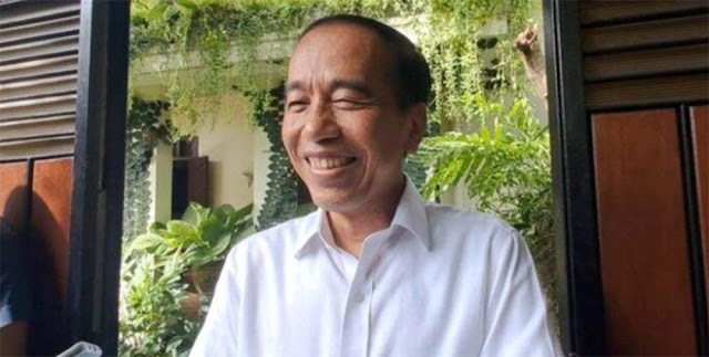 Jokowi Tertawa Dituduh Untung dari Isu Ijazah Palsu: Kalau Mau Saya Diuntungkan, Buatlah Gaduh Terus