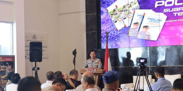 Polri Luncurkan Dua Buku Polisi Baik untuk Masyarakat