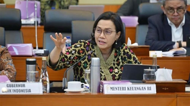 Sri Mulyani Buka Opsi Gaji Guru Tak Ditanggung Negara, Ekonom: Pernyataan Tak Bermoral