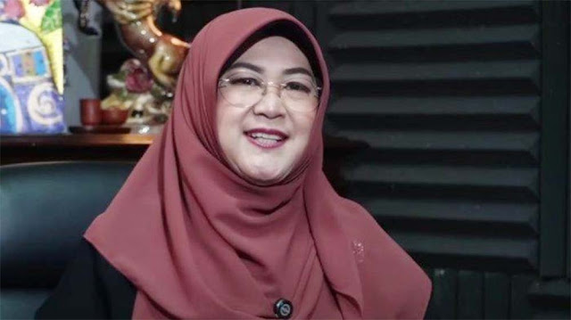 Dokter Tifa: Cuma Tujuh Persen Rakyat Percaya Ijazah Jokowi Asli