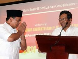 Soroti Korupsi Jelang HUT RI, Mahfud MD Bongkar Teori Politik Joko Tingkir Prabowo!