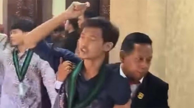 Cilegon Belum Merdeka! Teriak Mahasiswa HMI saat Geruduk Rapat Paripurna DPRD