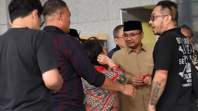 KPK Geledah Rumah Yaqut: Dugaan Korupsi Kuota Haji Mencapai Rp1 Triliun!