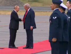 Hasil Pertemuan di Alaska Tak Jelas, Putin Dinilai Menang Besar dan Trump Kesal